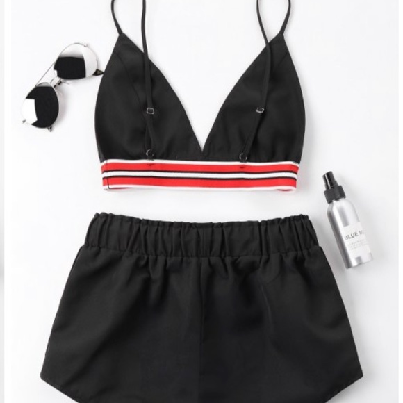 CUTE SET ♥️🖤 Track-style shorts & bralette - Picture 2 of 4